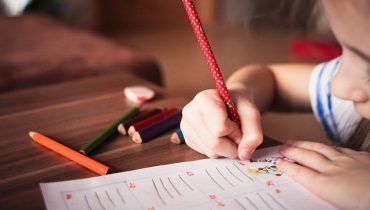 Strategi Efektif untuk Meningkatkan Minat Belajar Anak di Rumah